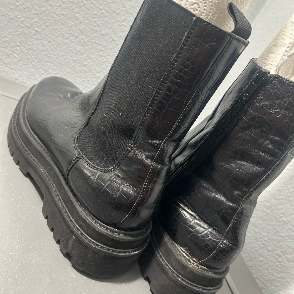 Men's ASOS Black Croc-Embossed Platform Chelsea Boots - Picture 3 of 5